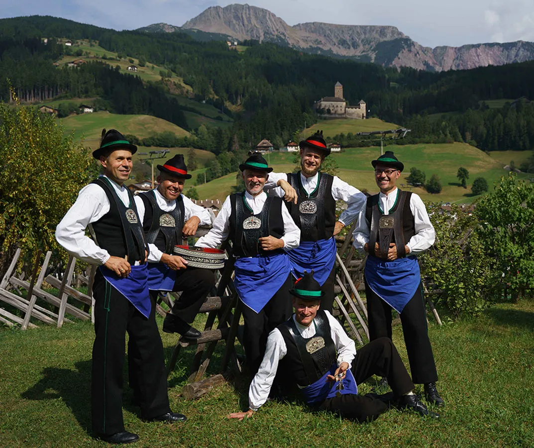 Gruppenfoto Sarner Gschick - Kunsthandwerk aus dem Sarntal
